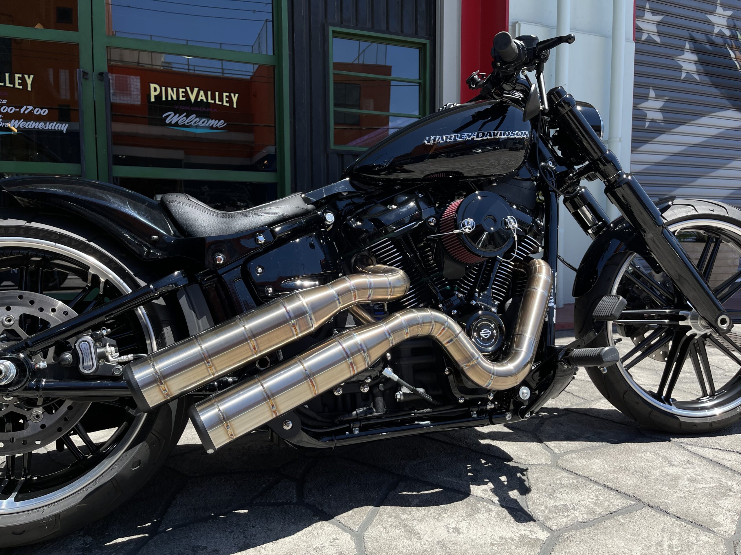 ハーレーダビッドソン/特殊なマフラーのチューニングもお任せください  