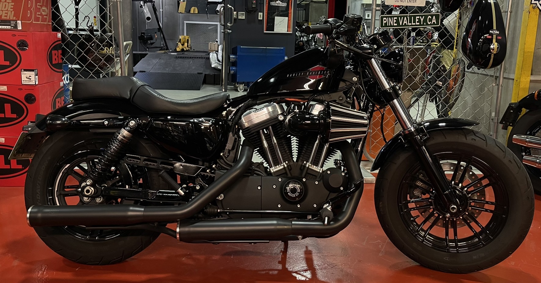 極上中古車XL1200X！カスタムパーツでブラックアウトされ重低音三拍子 