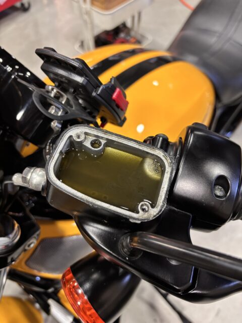 フルード交換前