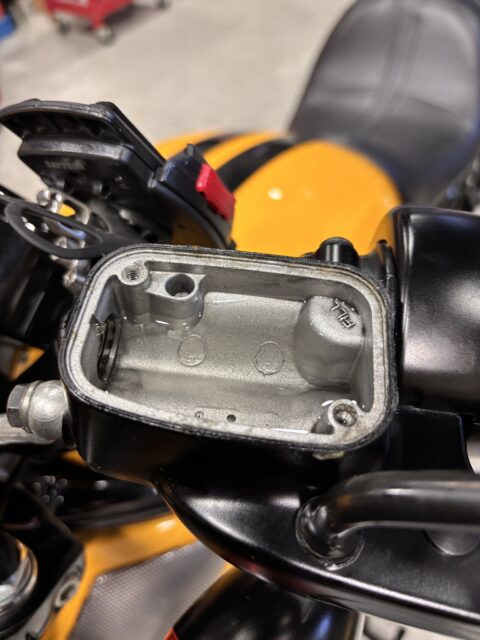 フルード抜き取り後