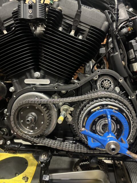 クラッチ板交換中