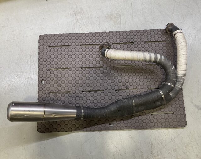 マフラー本体