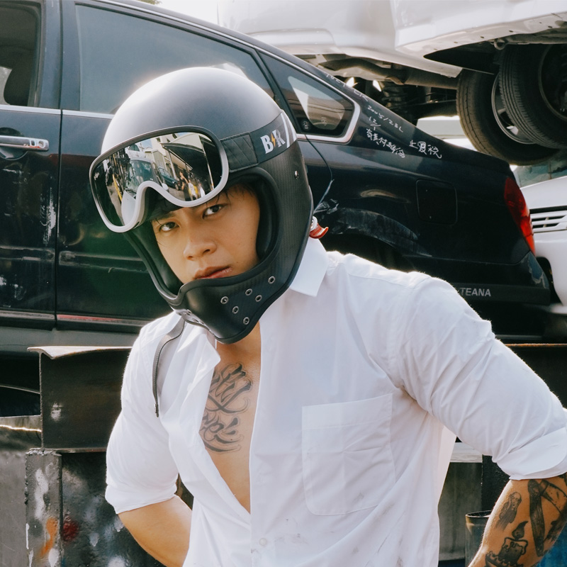 フルフェイスヘルメット マットブラックカーボン