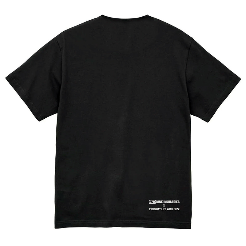 ナイン インダストリーズ×エブリデイ・ライフ・ウィズ・ファズ コラボ デザインTシャツ "Born With A Roar"