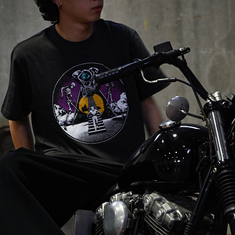 ナイン インダストリーズ×エブリデイ・ライフ・ウィズ・ファズ コラボ デザインTシャツ "Overlap"