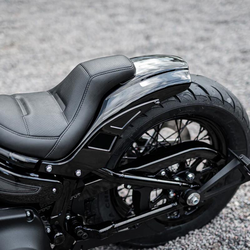 キラーカスタム□ ボブスター リアフェンダー 150-170mmタイヤ用 （ストラット付き） 【18年以降 FXBB/S 、FXST、FXFB/S】  Killer Custom Rear Fender 