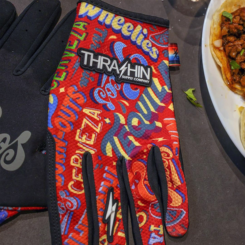 【決算セール】タコ・ステルスグローブ 限定モデル Mサイズ