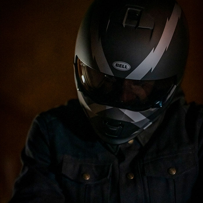 bell-broozer-modular-street-motorcycle-helmet-details-700x700.jpg