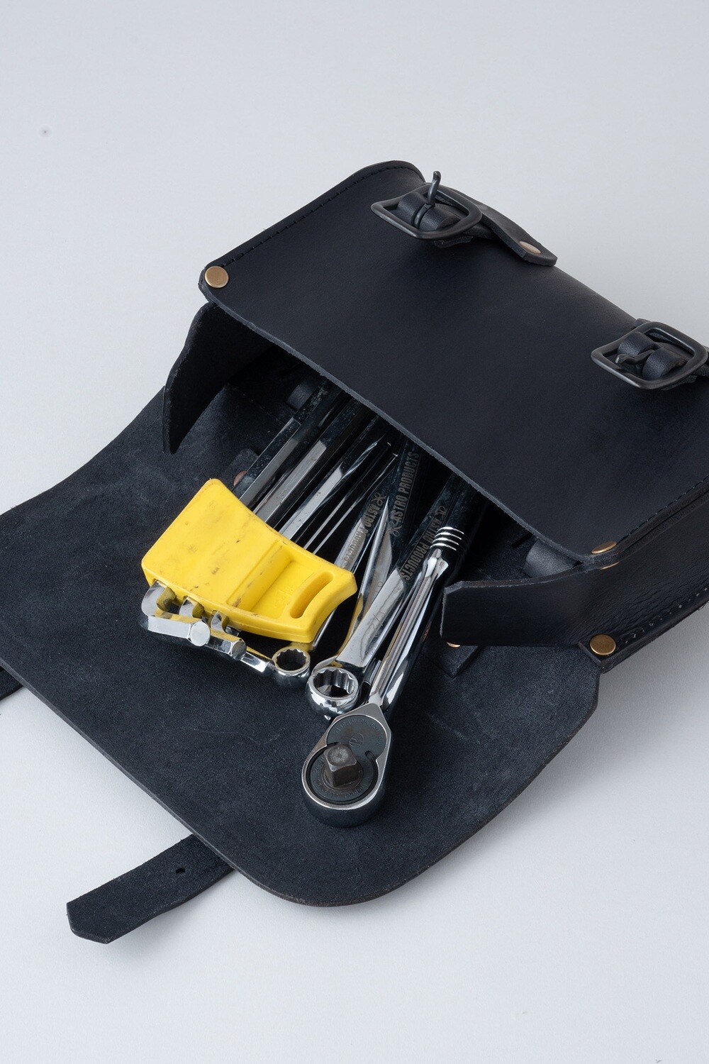 ご予約品】 UNCROWD TOOL BAG BLK ハーレー チョッパー ienomat.com.br