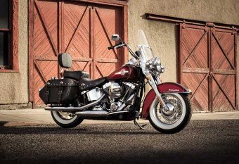 2017-Harley-Davidson-Heritage-Softail-Classic3-small