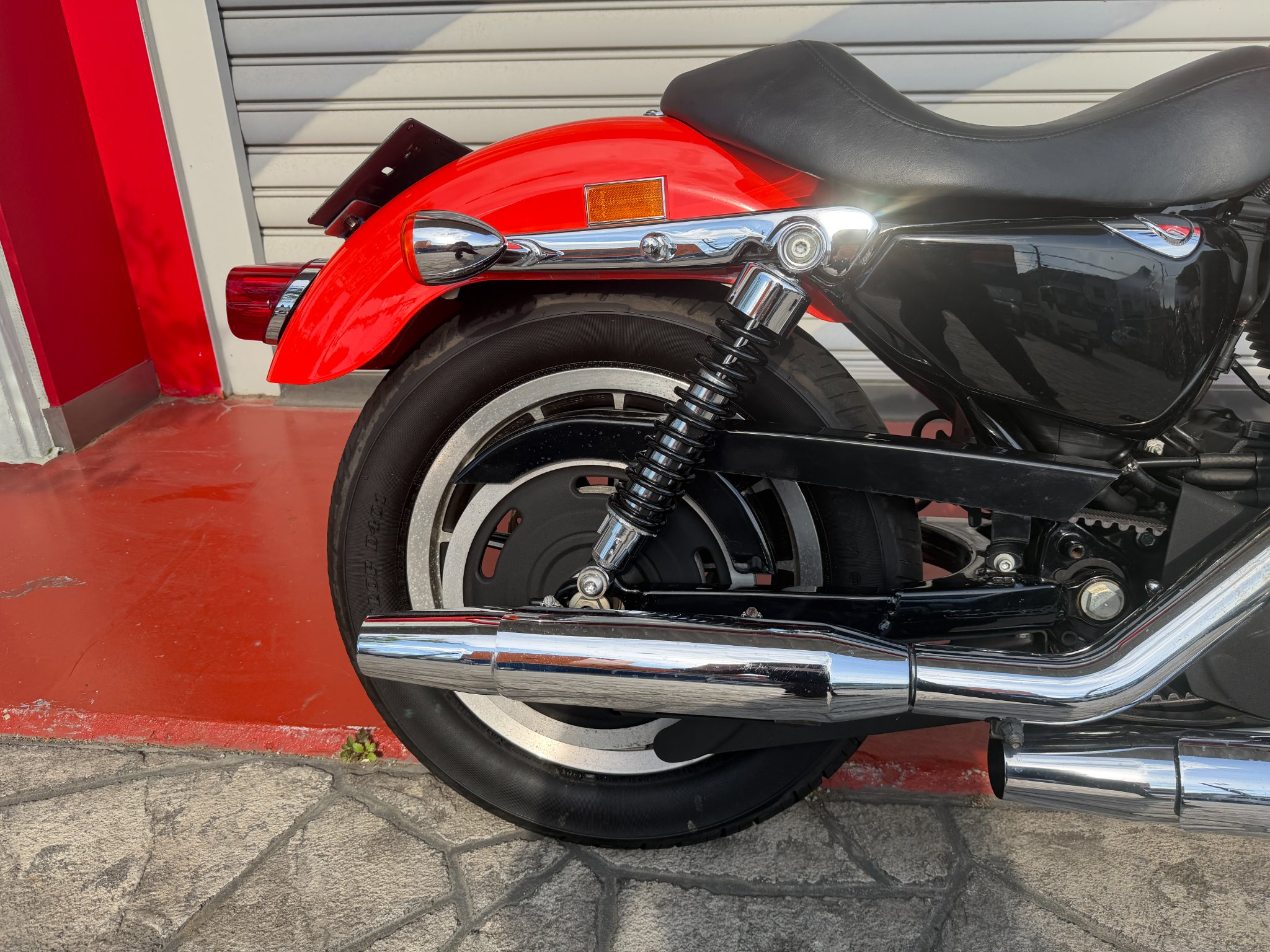 XL883R