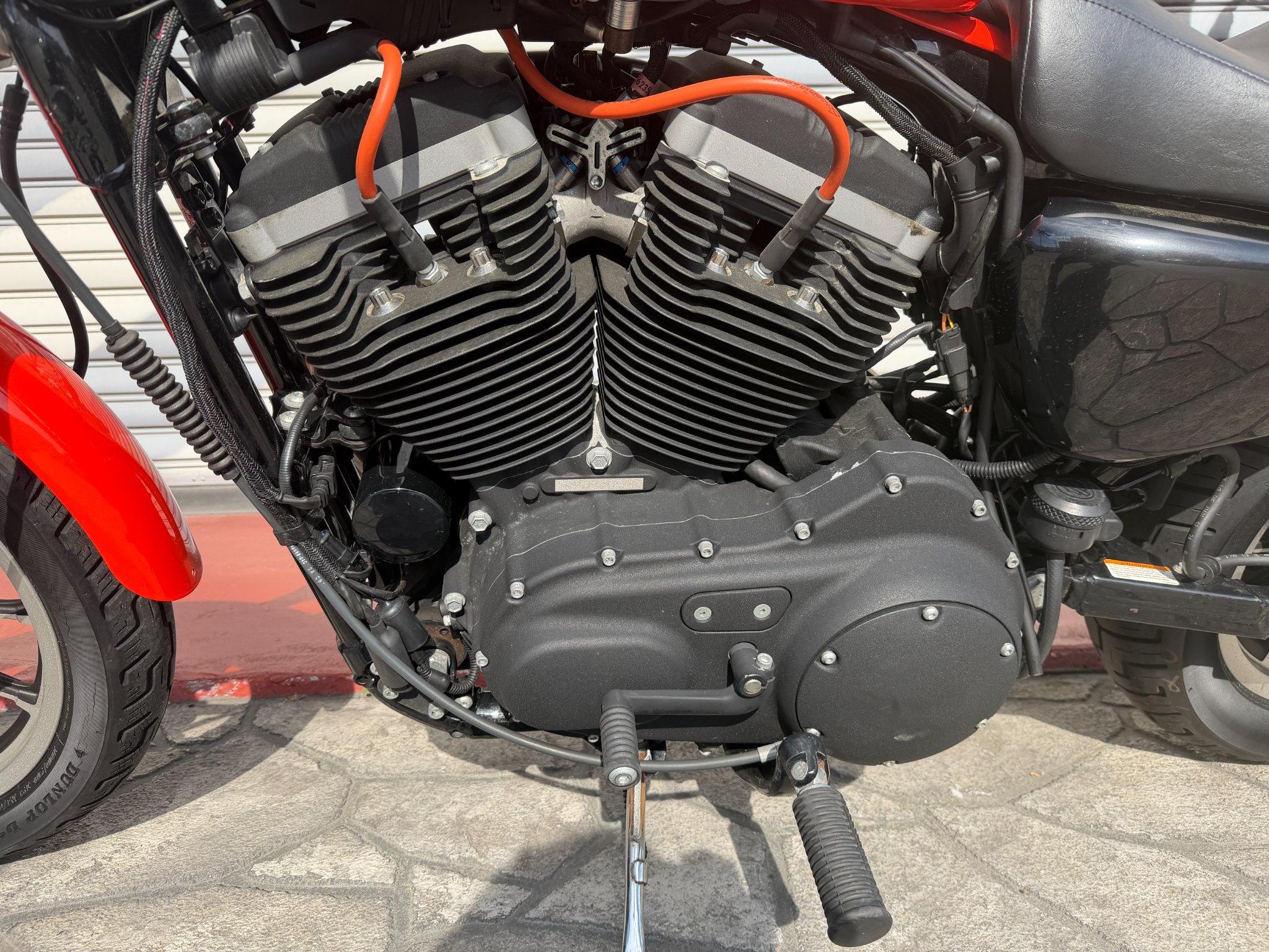XL883R