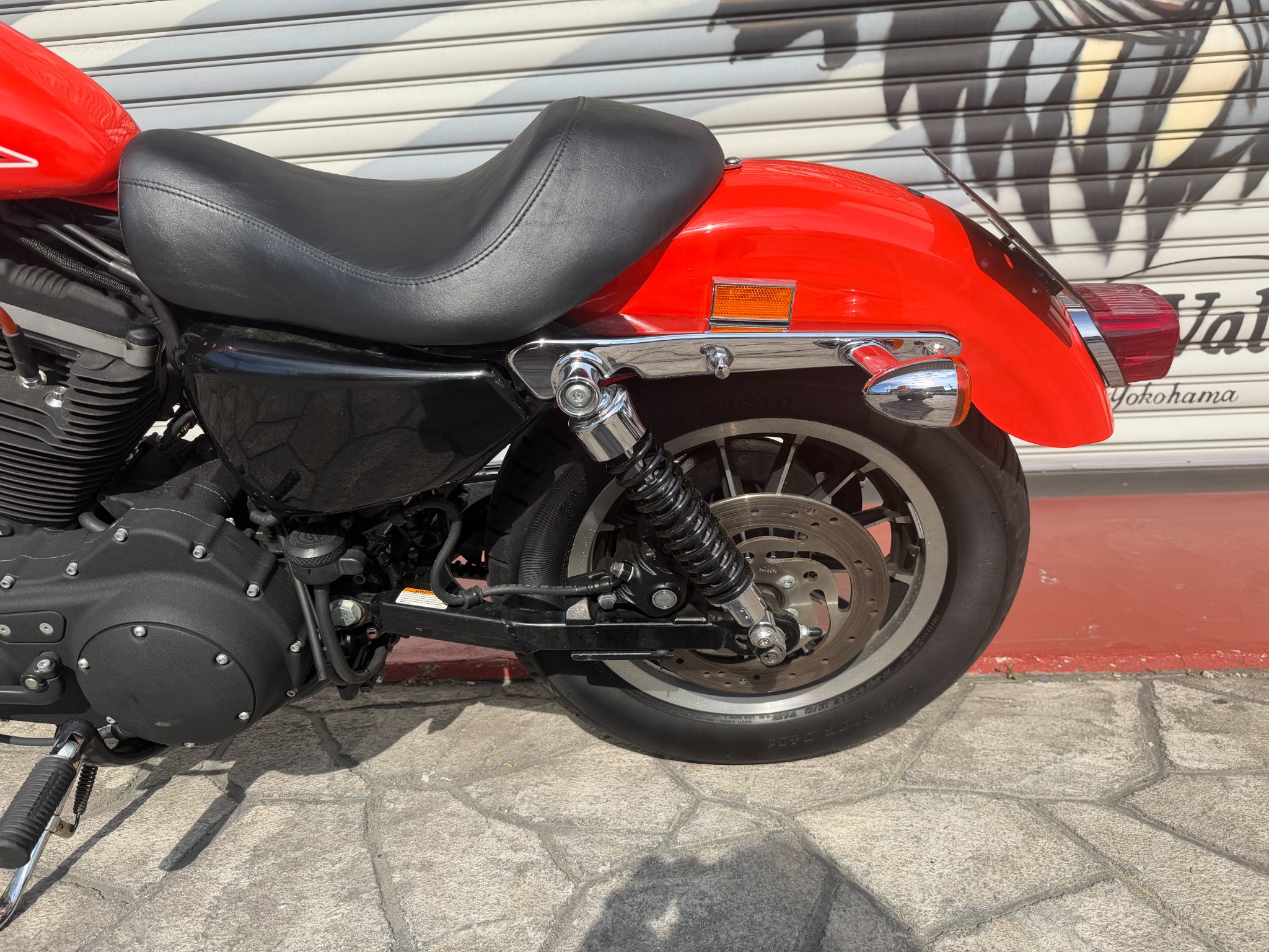 XL883R