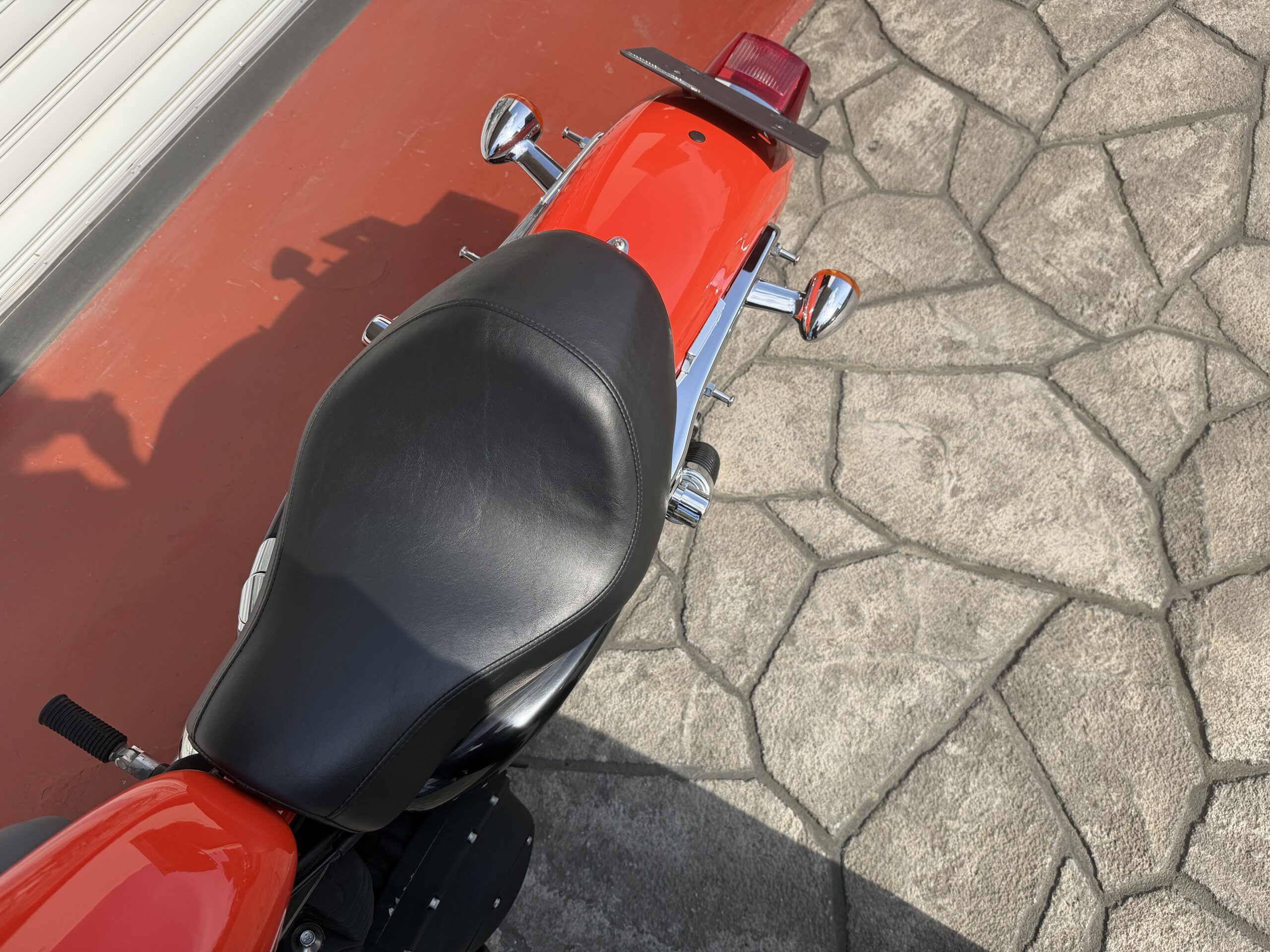 XL883R